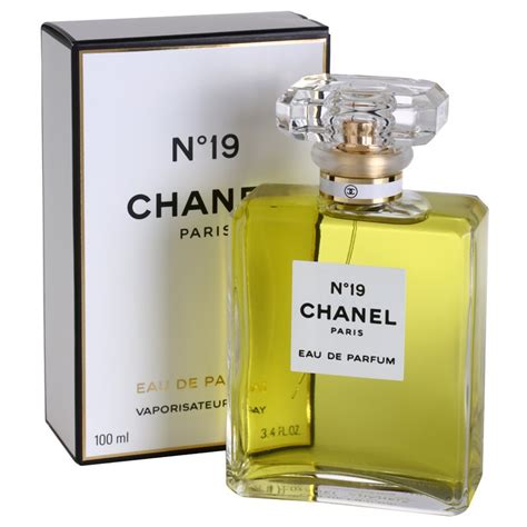 Chanel No 19 Eau de Parfum Chanel для женщин 